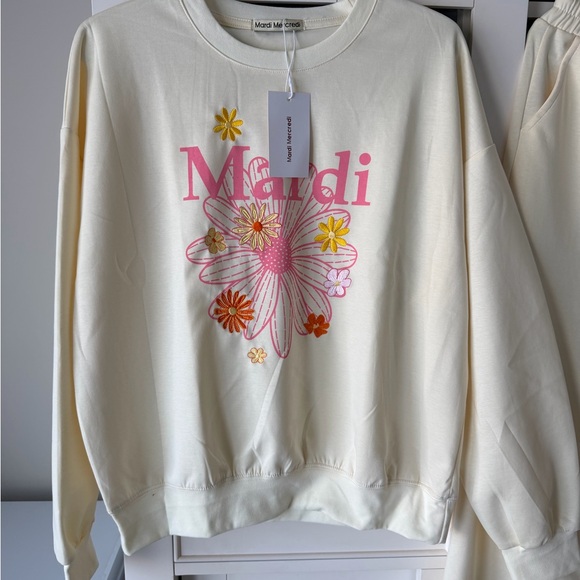 Cream Lounge Set - Picture 2 of 11